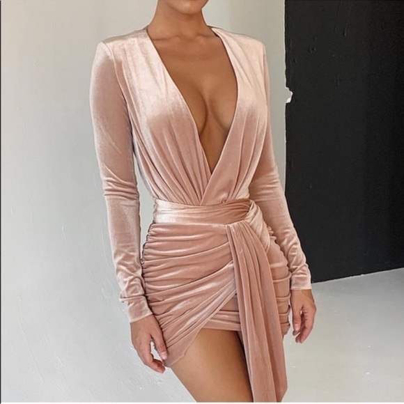 House of CB Dresses & Skirts - House of CB Farrah Blush Deep V Mini Dress XS
